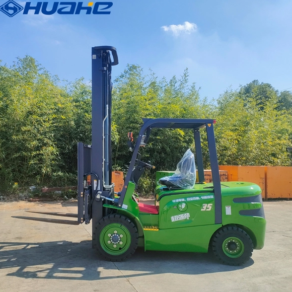 Какова максимальная высота, которую может поднять обычный вилочный погрузчик?